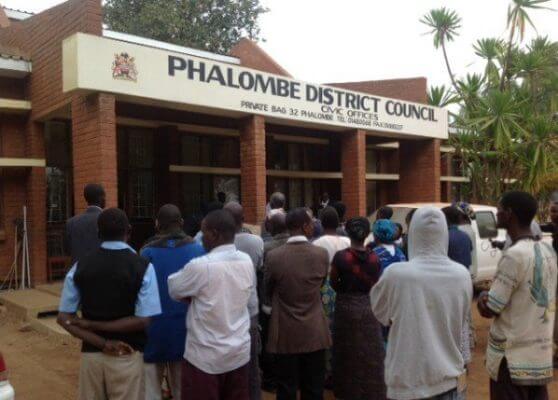 Phalombe Council workers shutdown DC’s office ‘demanding three month’s salary’