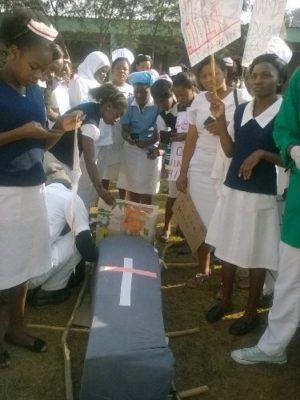 Malawi leader of opposition Chakwera backs fee must fall campaign as KCN students stage ‘coffin’ protest