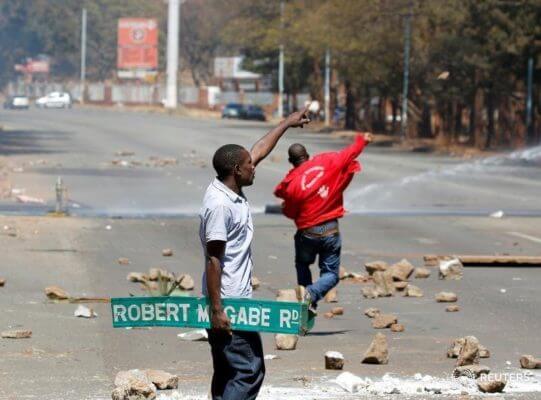 Robert Mugabes still in Zimbabwe despite rumours, protests Paralyze Harare