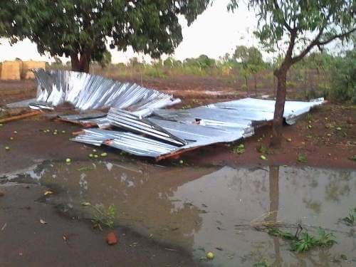 LIGHTENING KILLS A MAN IN CHITIPA.