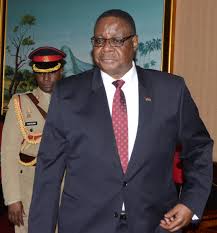 Be fair and impartial—Pres. Mutharika advises newly-appointed senior government officials and Commissioners on maize deal