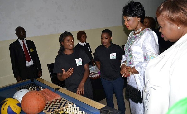 First lady Gertrude Mutharika Engages Malawian Girls on Prevention of Teen Pregnancies – MANA