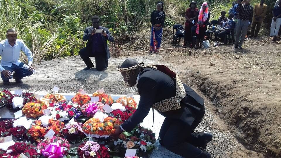 Inkosi ya Makosi Gomani V honors Mbekeani Mayombo family, attends tombstone unveiling ceremony of the late Ambassador Nyemba Wales Mbekeani and Mrs. Lois Mbekeani