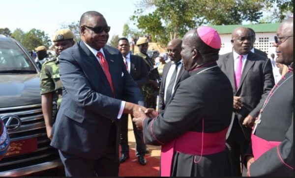 Mutharika pleads for unity and peace in prayers for Malawi 53rd independence: Reads Deuteronomy 26 vs 1-11