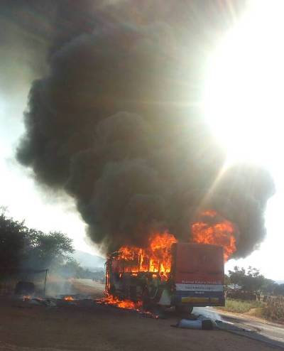 Five people escape death in burning Axa Bus