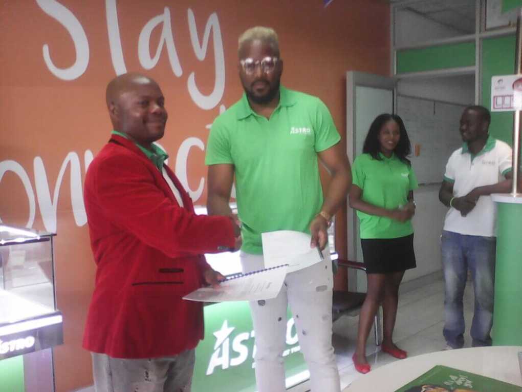 Tay Grin “Nyau King” unveiled as Astro Mobile ambassador; signs MK8m deal