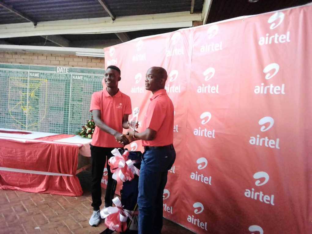 17-years old ‘Chris Mzokomera’ wins Airtel golf tournament; to lead Malawi team to Zambia