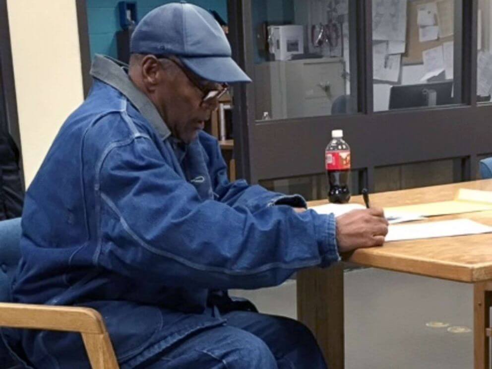 OJ Simpson banned from Las Vegas hotel