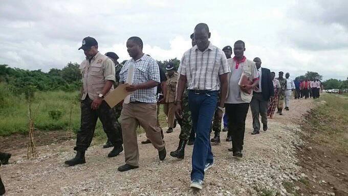 Malawi VP Chilima blasts engineer for poor work at MK290m Tengani dyke: ‘Waste of resources’