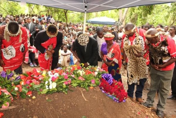Malawi VP Chilima led Malawians burying “Impi” Sam Mpasu