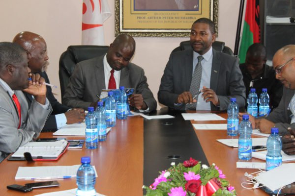 Crack down; Malawi Govt imposes MK5m penalty for unregistered SIM card from Oct. 1