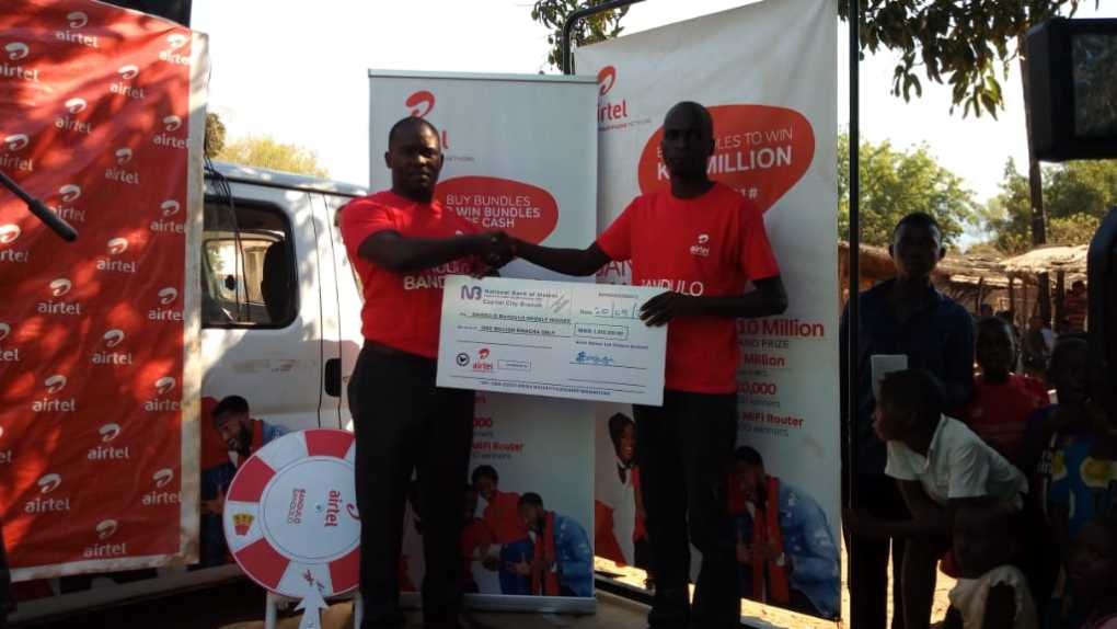 Only registered SIM Card customers eligible for  “Airtel Bandulo Bandulo; As Mtakataka Admarc guard gets his MK1 million