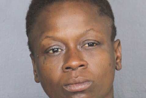 Florida woman accused of pulling knife on customer she offended when she passed gas