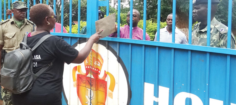 Cold war ravages Malawi Anglican Church….Bishop Malasa tussles with excommunicated member Kishindo