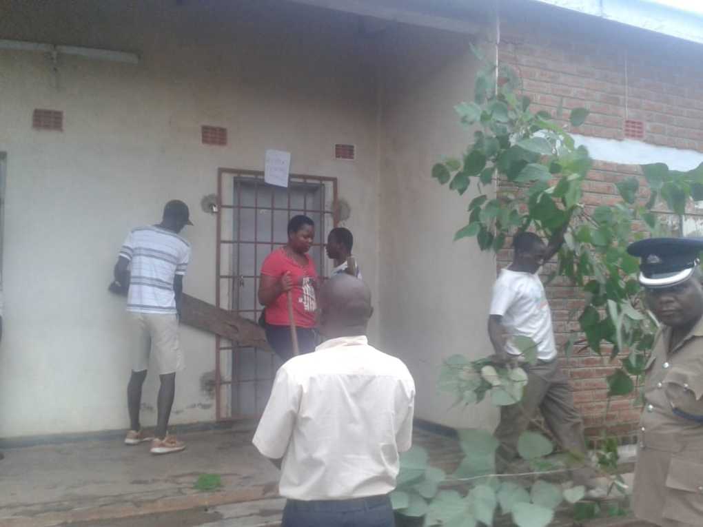 Embarrassing!!!!!Angry workers seal Balaka district council office over unpaid salaries