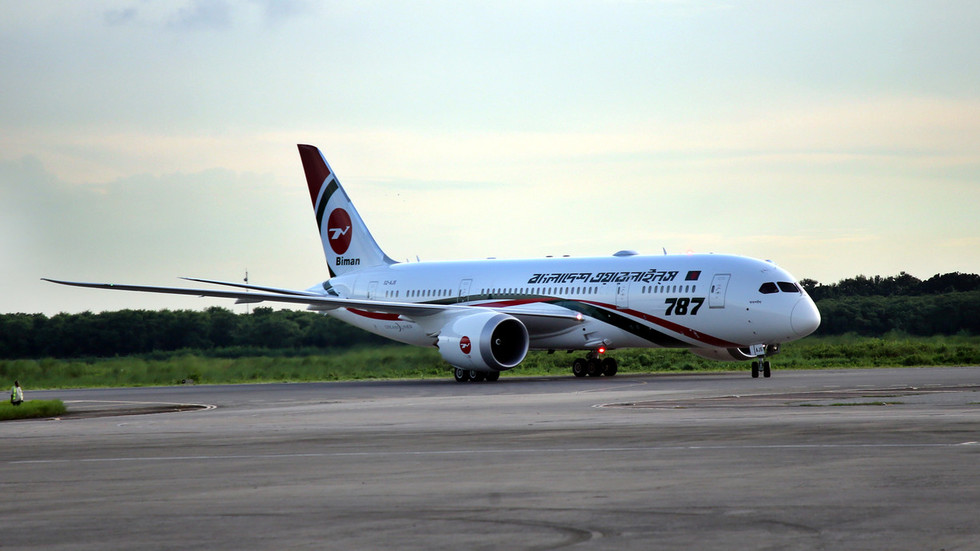 Man ‘storms cockpit’ in attempt to hijack Dubai-bound plane in Bangladesh
