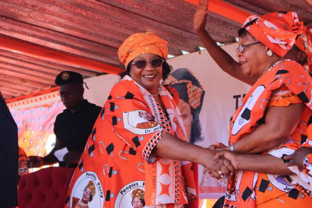 Mass exodus…As 400 DPP members defect to PP; Road to May 21 polls