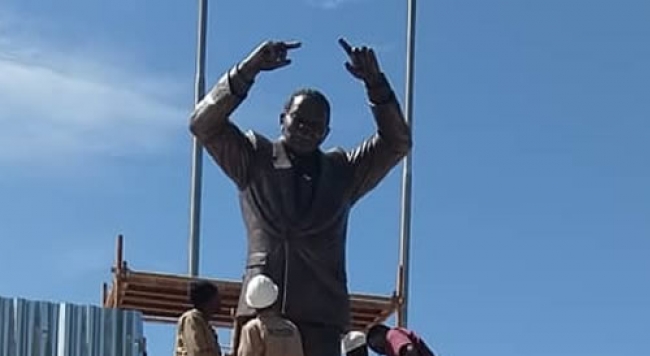 Sculptor defends Malawi former president Bingu’ statue
