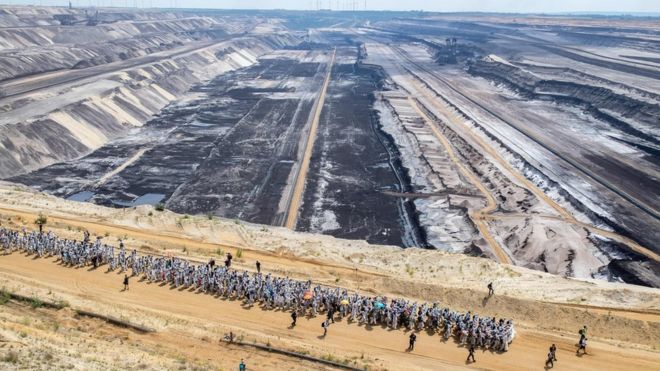 Climate protesters storm Garzweiler coalmine in Germany