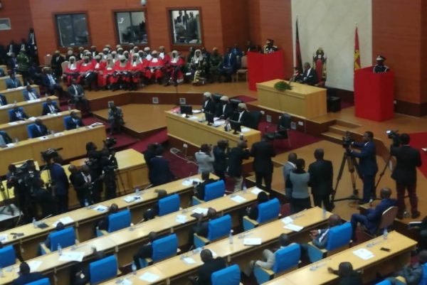 Malawi opposition lawmakers halt President Mutharika’s nation address… call him “illegitimate leader”