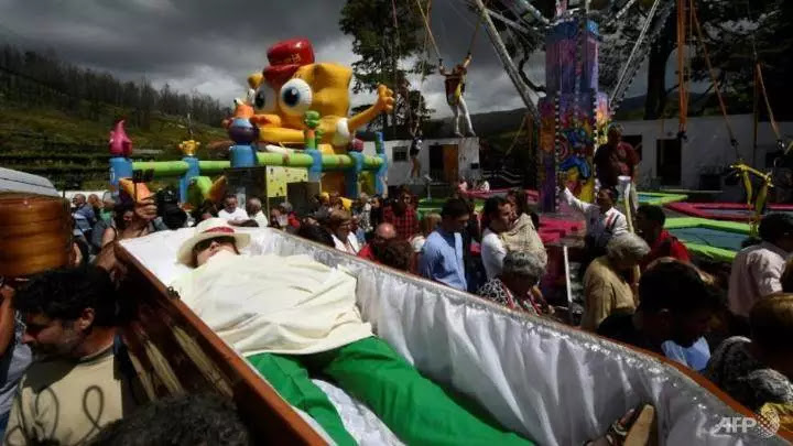 Bizarre! Spaniards paraded alive in coffins in gratitude for defying death