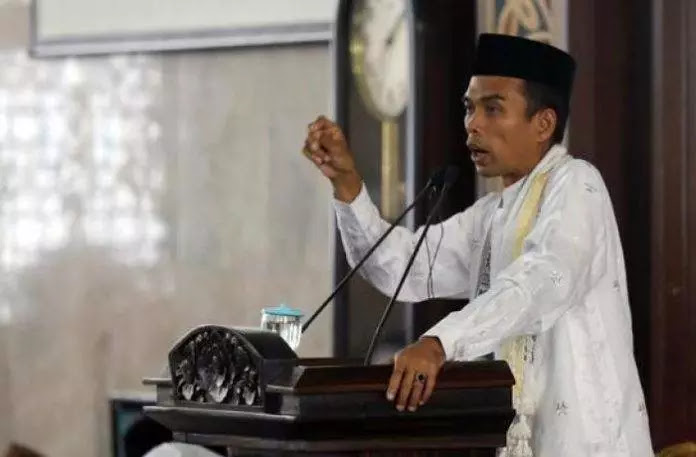 Indonesia’s Muslim preacher insults the Cross, outraging even Muslims
