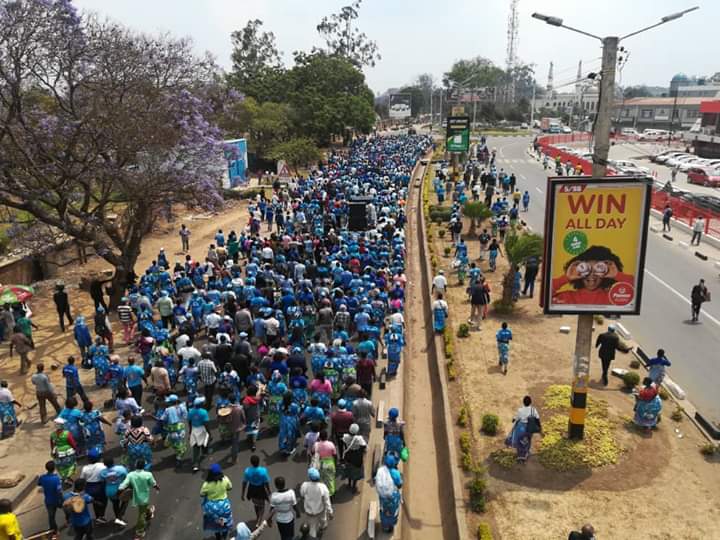 Malawi police disperse HRDC protestors allowing DPP supporters to march in Blantyre