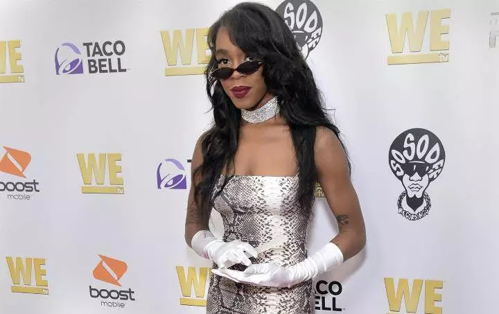 R. Kelly’s daughter says she doesn’t have a relationship with him