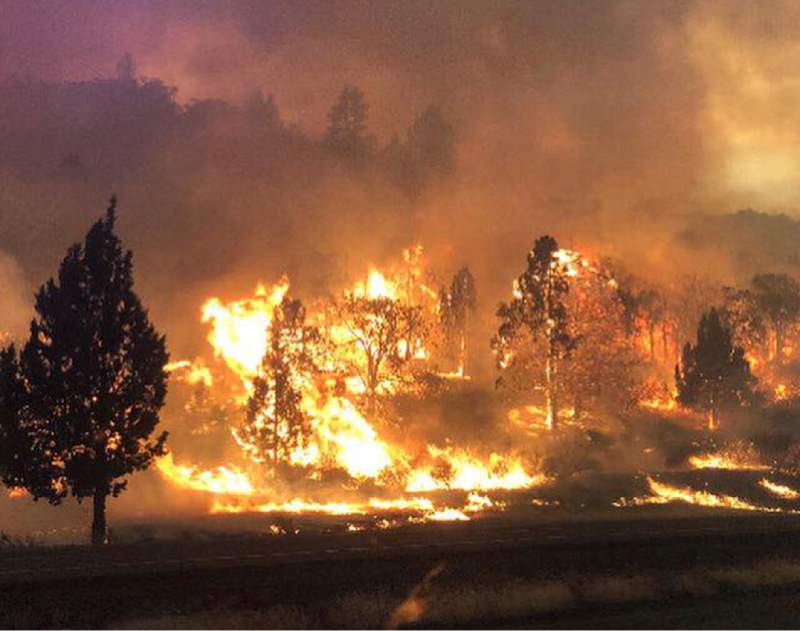 Massive flame displaces people in Northern California