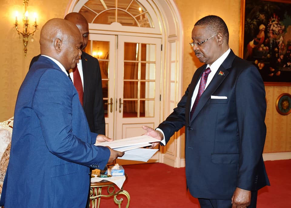 During xenophobic attacks, Mutharika receives letters of credence from the new High Commissioner of SA