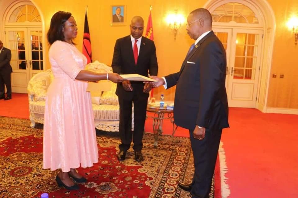 Ambassador of Zimbabwe to Malawi Presents Letters of Credence to APM