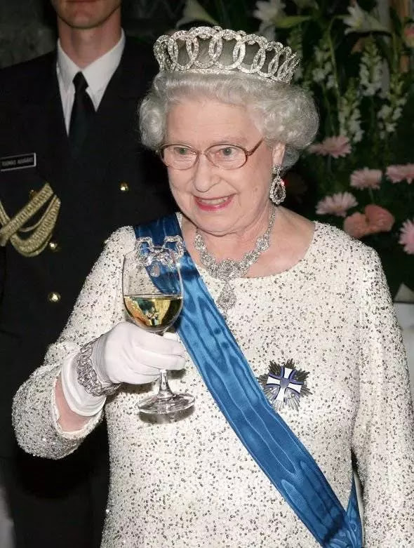 UK Queen Elizabeth II has a strange drinks request she makes sure all kitchen staff know – revealed