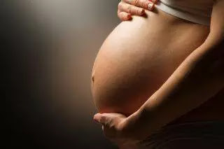 Zimbabwe’s pregnant woman’s stomach explodes after hubby catches her cheating