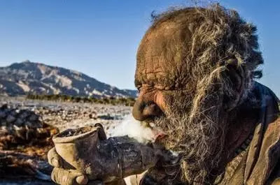 Meet Iranian man who hasn’t bathed for over 60 yrs….Claims cleanliness makes him sick