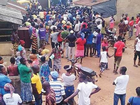 Nigerian girl stabs misguided father who defiled her for 10yrs in Ogun State