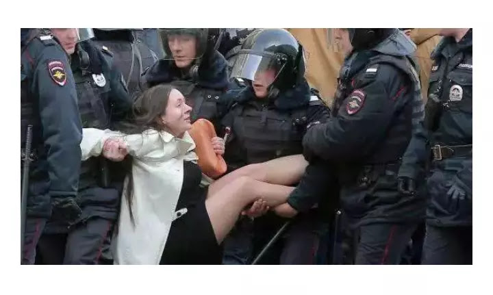 US spies caught in Russia