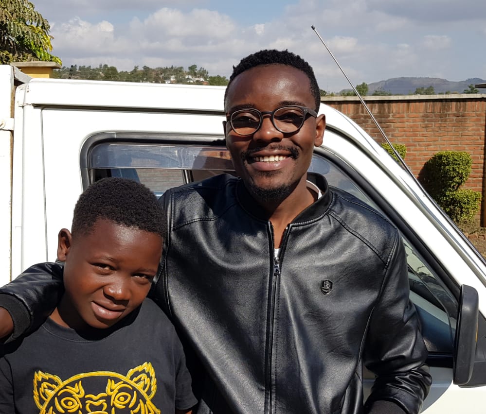 FDH Bank gives MK2 million to 13-year-old Malawian artist Medson Kapeni