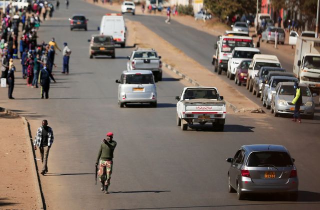 Zimbabwe: Streets cleared, shops closed ahead of planned protest