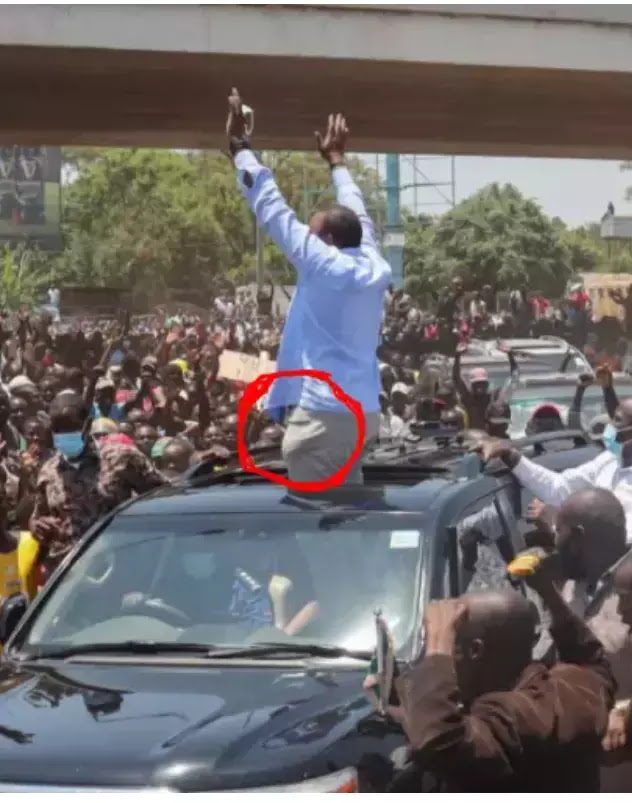 Interesting! Kenyan President Uhuru Kenyatta’s pocket zoomed during public rally