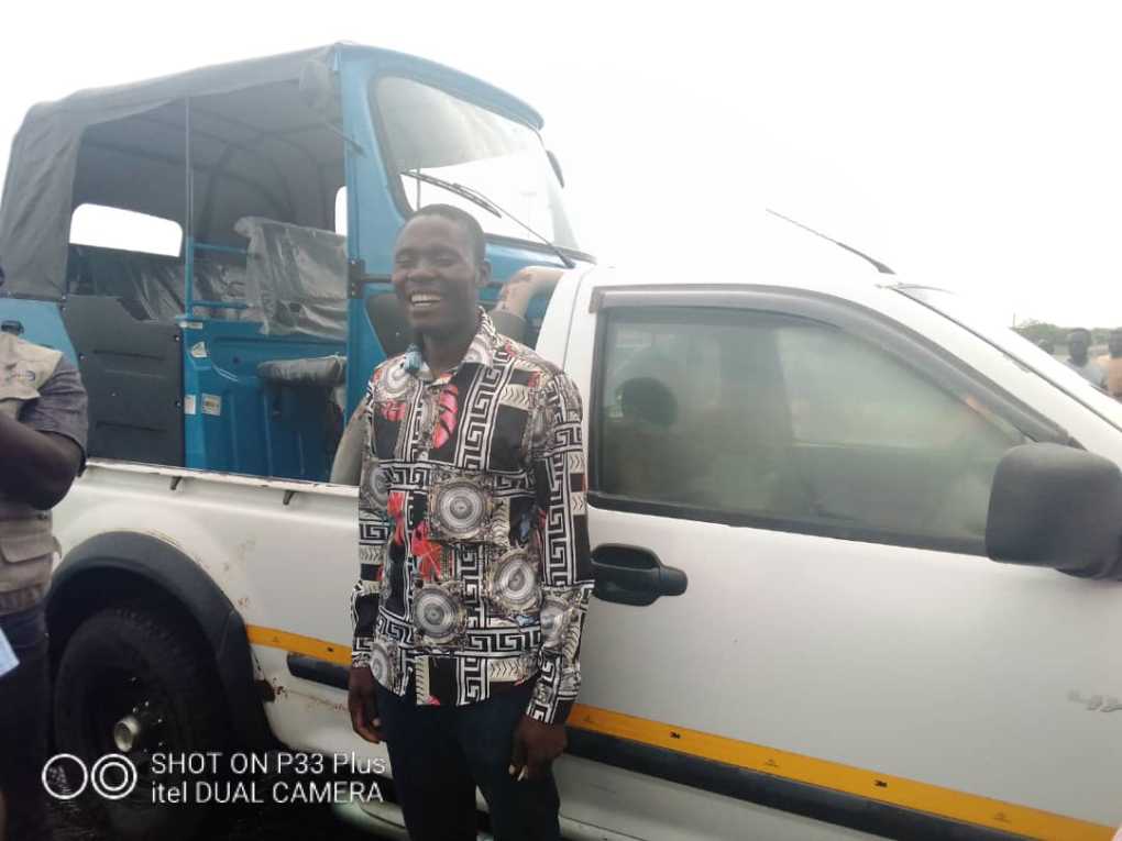 Malawi’s Nsanje cyclist Mussa who ferried dangerously nine kids to school gets tricycle