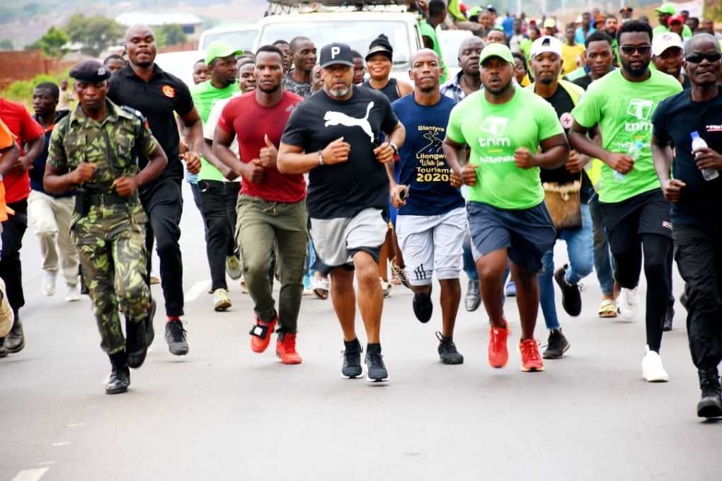 Malawi VP Chilima participates in walkers fundraising