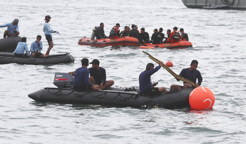 Indonesia Air Boeing 737 crash site found
