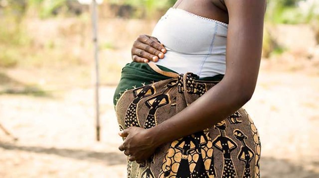 Zimbabwean tenant impregnates landlord’s wife, daughter at the same time