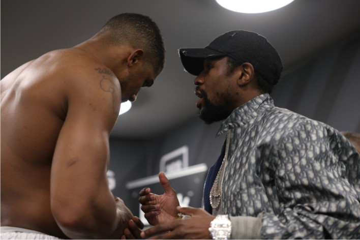 Floyd Mayweather teams up with Anthony Joshua for advice ahead of Tyson Fury mega-fight