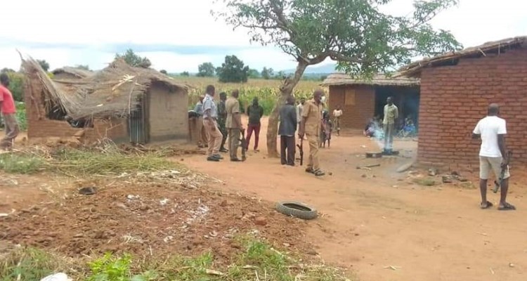 Malawi’s irritated Dowa mob demolishes two houses over child sexual abuse allegations
