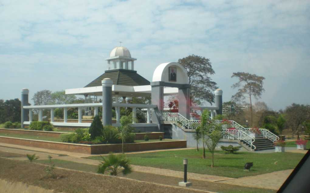 Kamuzu Banda family praises Bingu WA Mutharika for constructing Mausoleum, statue for the founding President