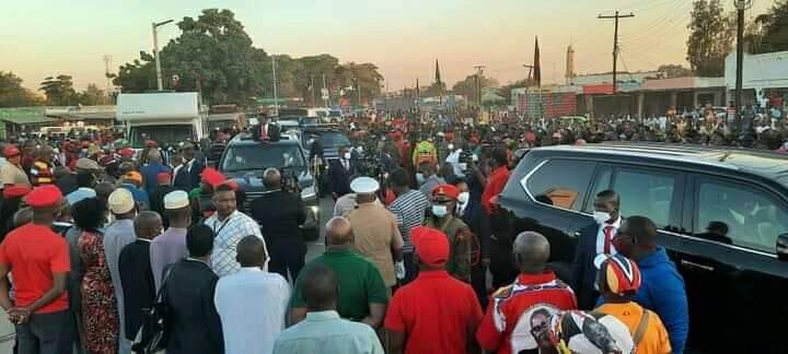 Lilongwe residents welcome Chakwera in Mangochi as Covid-19 measures ignored