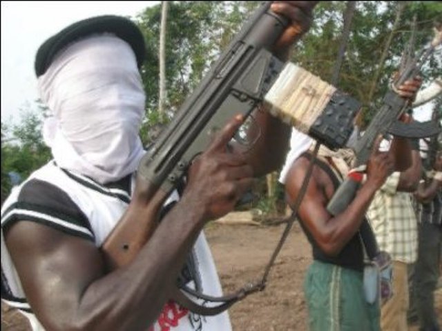 Nigerian army general killed by gunmen on highway
