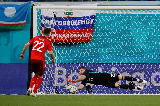 Unai Simon the hero as Spain beat Switzerland on penalties to reach semi-finals