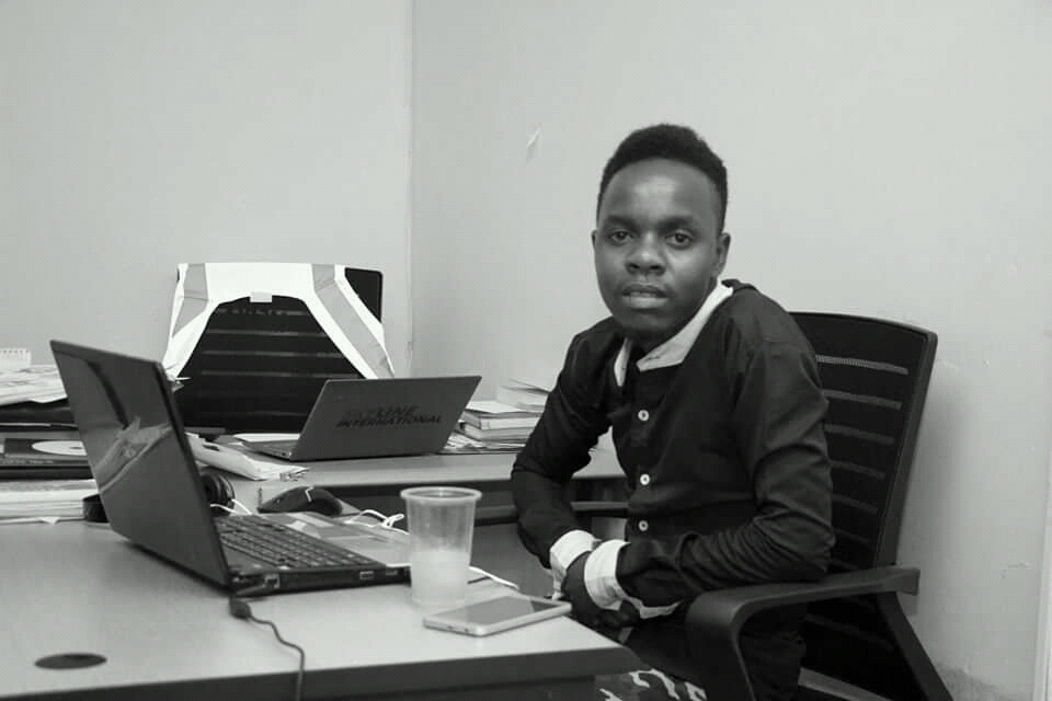 Malawi’s Bizywaxy Artworks in web basedfree Graphic designing lessons